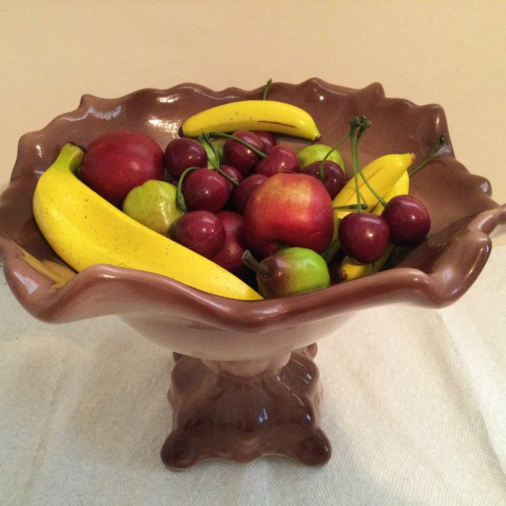 Vintage ceramic fruit stand footed fruit bowl with various of artificial fruits